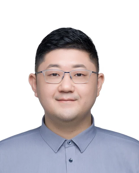 刘效彤